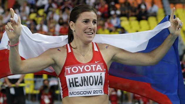 Překážkářka Zuzana Hejnová slaví na MS v Moskvě svůj životní triumf. Překážkářka Zuzana Hejnová slaví na MS v Moskvě svůj životní triumf.