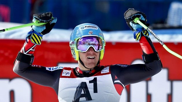Ted Ligety se v cíli raduje z vítězství. Ted Ligety se v cíli raduje z vítězství.