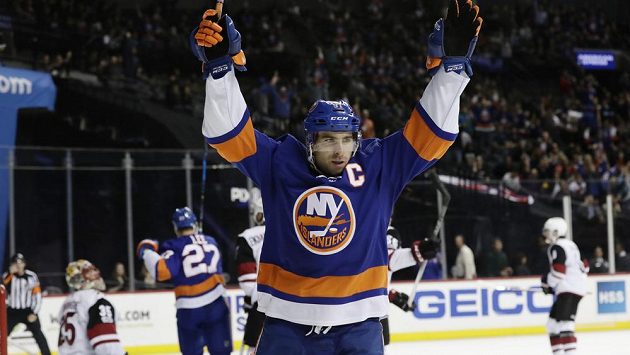 Útočník hokejistů New Yorku Islanders John Tavares byl vyhlášen nejlepším hráčem uplynulého týdne NHL. Útočník hokejistů New Yorku Islanders John Tavares byl vyhlášen nejlepším hráčem uplynulého týdne NHL.