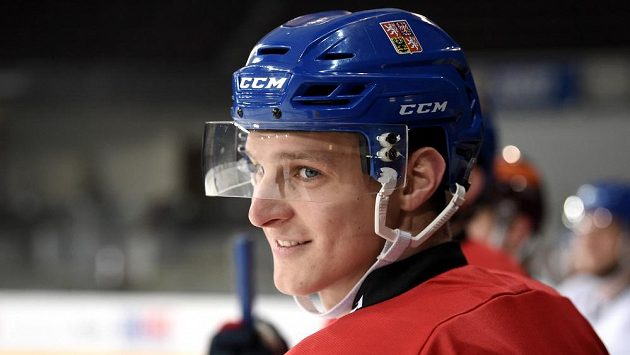Dominik Kubalík během tréninku hokejové reprezentace. Dominik Kubalík během tréninku hokejové reprezentace.