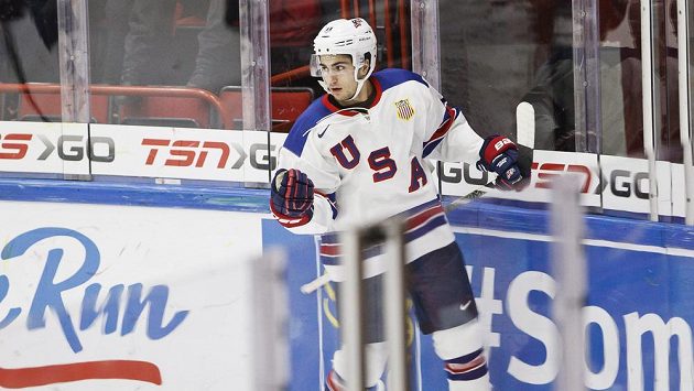 Američan Nick Schmaltz jásá po gólu proti Česku ve čtvrtfinále MS dvacítek. Američan Nick Schmaltz jásá po gólu proti Česku ve čtvrtfinále MS dvacítek.