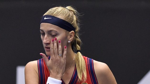 Česká tenistka Petra Kvitová během semifinále ostravského turnaje, ve kterém hrála proti Estonce Anett Kontaveitové. Česká tenistka Petra Kvitová během semifinále ostravského turnaje, ve kterém hrála proti Estonce Anett Kontaveitové.