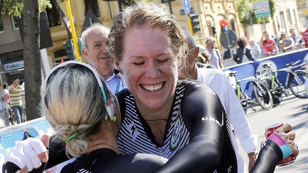 Nizozemská cyklistka Eleonora van Dijková. Nizozemská cyklistka Eleonora van Dijková.