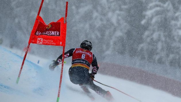 Chorvat Filip Zubčič v prvním obřím slalomu v Santa Caterině během Světového poháru. Druhý závod je přeložen. Chorvat Filip Zubčič v prvním obřím slalomu v Santa Caterině během Světového poháru. Druhý závod je přeložen.