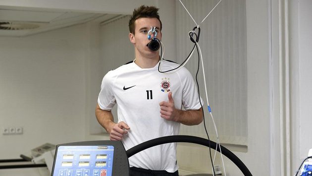 Fotbalista Sparty Praha Lukáš Mareček během fyzických testů na FTVS v Praze. Fotbalista Sparty Praha Lukáš Mareček během fyzických testů na FTVS v Praze.