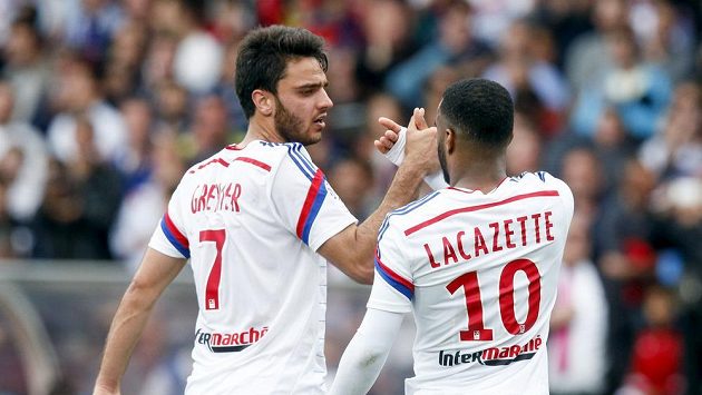 Fotbalisté Lyonu Alexandre Lacazette (vpravo) a Clement Grenier. Fotbalisté Lyonu Alexandre Lacazette (vpravo) a Clement Grenier.