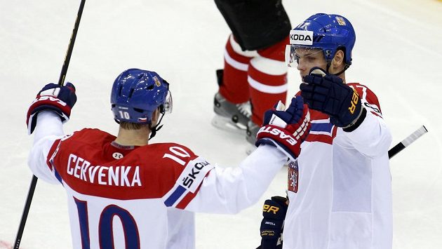 Vladimír Sobotka (vpravo) kvůli nachlazení do zápasu s Itálií nenastoupí. Vladimír Sobotka (vpravo) kvůli nachlazení do zápasu s Itálií nenastoupí.