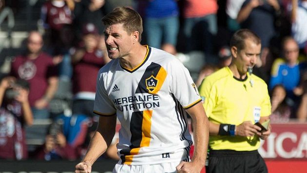 Někdejší kapitán anglické fotbalové reprezentace Steven Gerrard v LA Galaxy končí. Někdejší kapitán anglické fotbalové reprezentace Steven Gerrard v LA Galaxy končí.
