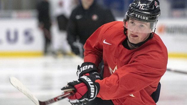 Očekávaná jednička draftu NHL Alexis Lafreniere během tréninku na MSJ v Ostravě. Očekávaná jednička draftu NHL Alexis Lafreniere během tréninku na MSJ v Ostravě.
