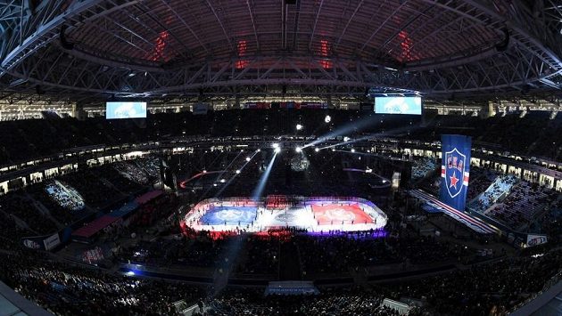 Na hokejový zápas mezi CSKA Moskva a Petrohradem přišlo 67 770 diváků. Na hokejový zápas mezi CSKA Moskva a Petrohradem přišlo 67 770 diváků.