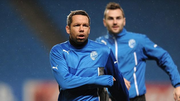 Záložník Viktorie Plzeň Pavel Horváth při tréninku na stadiónu Manchesteru City. Záložník Viktorie Plzeň Pavel Horváth při tréninku na stadiónu Manchesteru City.