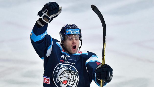Tyler Redenbach z Liberce se raduje z gólu. Tyler Redenbach z Liberce se raduje z gólu.