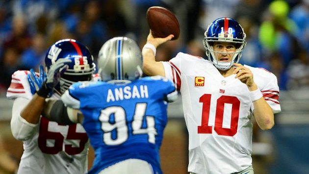 Quarterback Peyton Manning (zcela vpravo). Quarterback Peyton Manning (zcela vpravo).