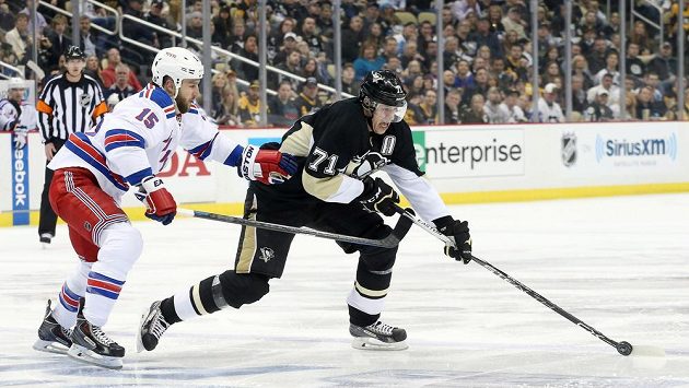 Útočník Pittsburghu Jevgenij Malkin (vpravo) posílí Rusko na MS. Útočník Pittsburghu Jevgenij Malkin (vpravo) posílí Rusko na MS.