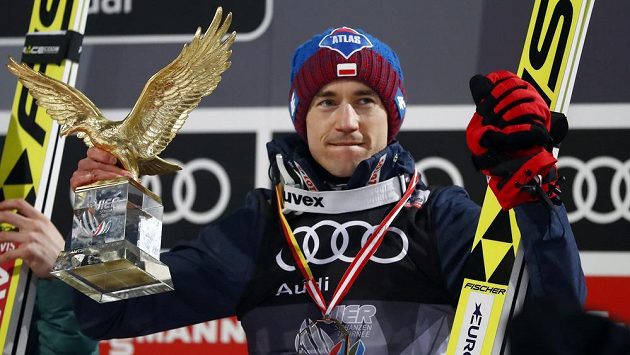 Polák Kamil Stoch po dokonalém triumfu na Turné čtyř můstků. Polák Kamil Stoch po dokonalém triumfu na Turné čtyř můstků.
