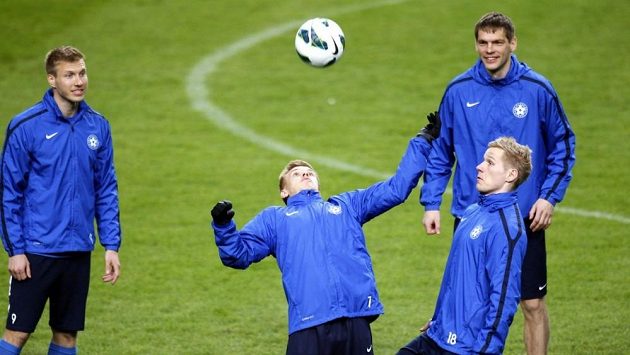 Trénink estonských fotbalistů před utkáním v Nizozemsku. Trénink estonských fotbalistů před utkáním v Nizozemsku.