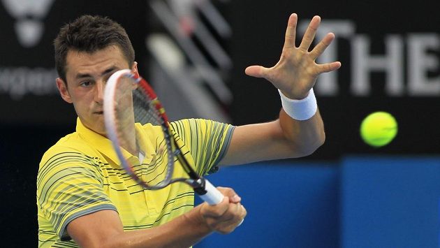 Bernard Tomic v duelu s Marcelem Granollersem. Bernard Tomic v duelu s Marcelem Granollersem.