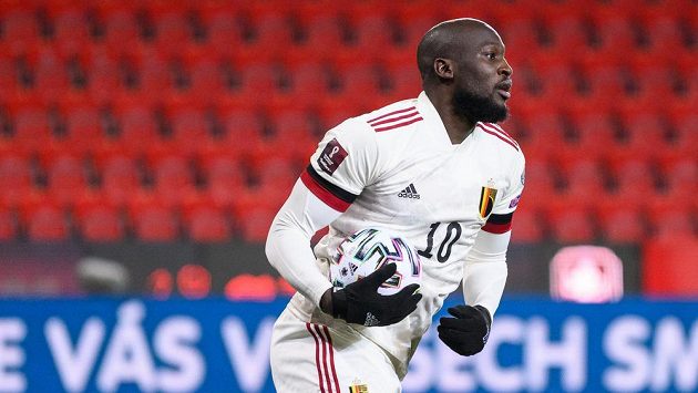Romelu Lukaku z Belgie oslavuje gól na 1:1 během utkání kvalifikace MS 2022 s Českem. Romelu Lukaku z Belgie oslavuje gól na 1:1 během utkání kvalifikace MS 2022 s Českem.
