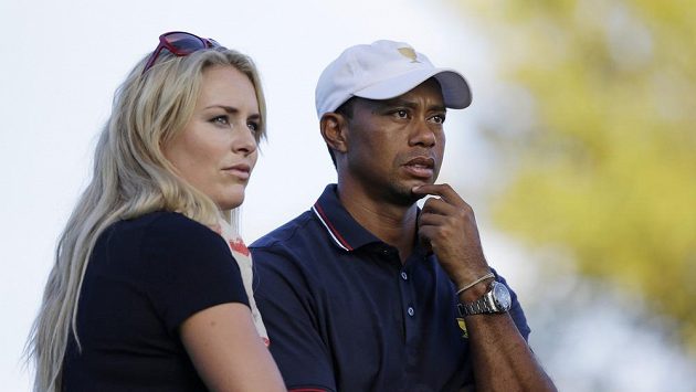 Golfista Tiger Woods po boku Lindsey Vonnové. Golfista Tiger Woods po boku Lindsey Vonnové.