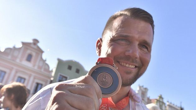 Zápasník Marek Švec získal na slavnostním ceremoniálu v Havlíčkově Brodě bronzovou medaili z olympijských her v Pekingu z roku 2008. Jeho tehdejší přemožitel v souboji o třetí místo ve váze do 96 kg v řecko-římském stylu Asset Mambetov z Kazachstánu byl dodatečně diskvalifikován kvůli dopingu. Zápasník Marek Švec získal na slavnostním ceremoniálu v Havlíčkově Brodě bronzovou medaili z olympijských her v Pekingu z roku 2008. Jeho tehdejší přemožitel v souboji o třetí místo ve váze do 96 kg v řecko-římském stylu Asset Mambetov z Kazachstánu byl dodatečně diskvalifikován kvůli dopingu.