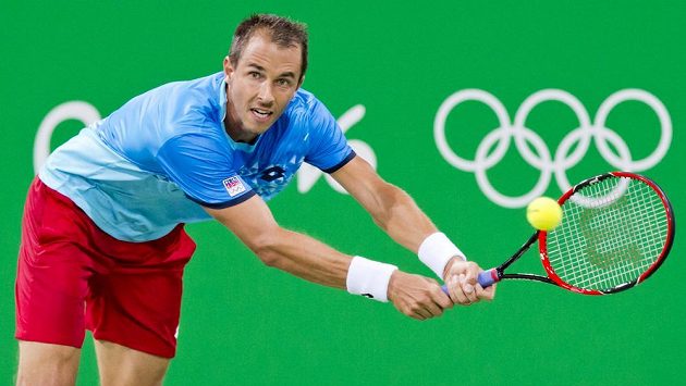 Lukáš Rosol na olympijských hrách záhy dohrál ve čtyřhře i ve dvouhře. Lukáš Rosol na olympijských hrách záhy dohrál ve čtyřhře i ve dvouhře.