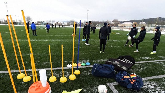 Tepličtí fotbalisté zahájili přípravu na jarní část sezóny, vyzkouší během ní Estonce Baranova. Tepličtí fotbalisté zahájili přípravu na jarní část sezóny, vyzkouší během ní Estonce Baranova.