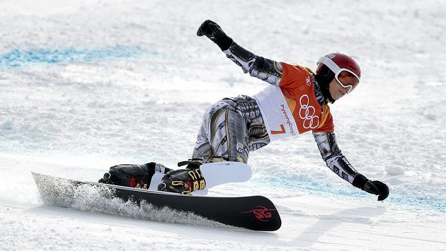 Ester Ledecká ve finále olympijských her v paralelním obřím slalomu ve snowboardingu. Ester Ledecká ve finále olympijských her v paralelním obřím slalomu ve snowboardingu.