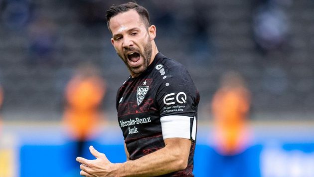 Gonzalo Castro ze Stuttgartu oslavuje svůj gól do sítě Herthy Berlín v zápase 4. kola Bundesligy. Gonzalo Castro ze Stuttgartu oslavuje svůj gól do sítě Herthy Berlín v zápase 4. kola Bundesligy.
