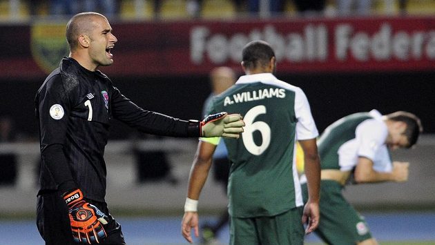 Fotbalisté Walesu museli předzápasový trénink zvládnout bez trenéra. Utkání s Makedonií posléze prohráli. Fotbalisté Walesu museli předzápasový trénink zvládnout bez trenéra. Utkání s Makedonií posléze prohráli.