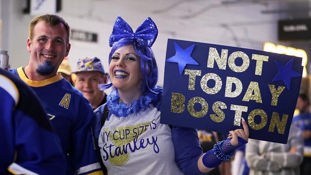 Fanoušci St. Louis Blues věřili, že jejich tým získá Stanley Cup. Fanoušci St. Louis Blues věřili, že jejich tým získá Stanley Cup.