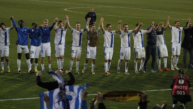Fotbalisté Liberce se radují z postupu do jarní části Evropské ligy. Fotbalisté Liberce se radují z postupu do jarní části Evropské ligy.