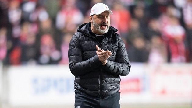Trenér Slavie Praha Jindřich Trpišovský sklízí uznání i v zámoří. Trenér Slavie Praha Jindřich Trpišovský sklízí uznání i v zámoří.