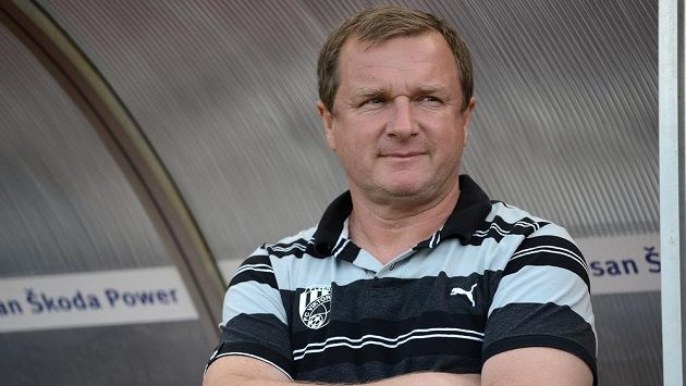 Plzeňský trenér Pavel Vrba vstupuje dnes se svým týmem do kvalifikace o Ligu mistrů. Plzeňský trenér Pavel Vrba vstupuje dnes se svým týmem do kvalifikace o Ligu mistrů.