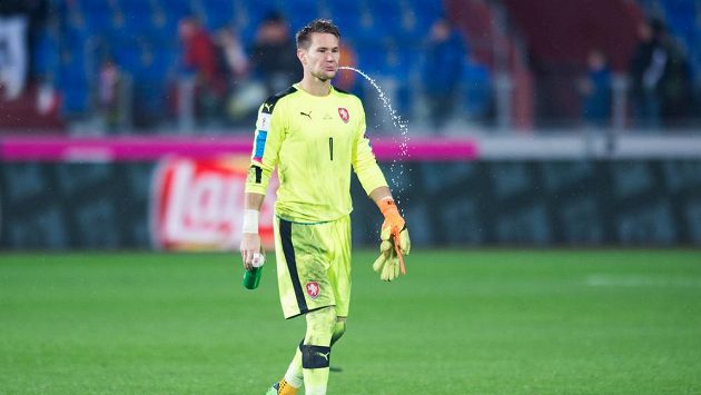 Český brankář Tomáš Vaclík po utkání s Ázerbájdžánem. Český brankář Tomáš Vaclík po utkání s Ázerbájdžánem.