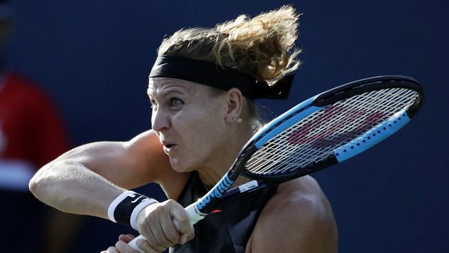 Soustředěná Lucie Šafářová. Soustředěná Lucie Šafářová.