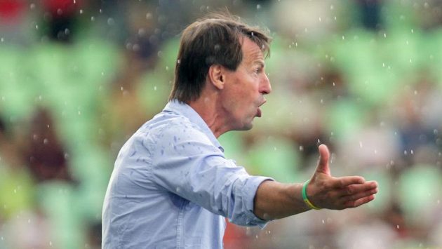 Trenér Karviné František Straka měl při výběru gólmana pro duel se Slavií šťastnou ruku. Trenér Karviné František Straka měl při výběru gólmana pro duel se Slavií šťastnou ruku.