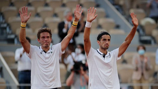 Francouzi Pierre-Hugues Herbert a Nicolas Mahut vyhráli podruhé v kariéře čtyřhru na Roland Garros. Francouzi Pierre-Hugues Herbert a Nicolas Mahut vyhráli podruhé v kariéře čtyřhru na Roland Garros.