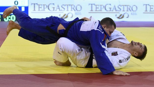 Finálový zápas na European Open v Praze ve váze do 90 kilogramů - zleva Jahor Varapajev z Běloruska a David Klammert z ČR. Finálový zápas na European Open v Praze ve váze do 90 kilogramů - zleva Jahor Varapajev z Běloruska a David Klammert z ČR.