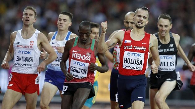 Skvěle finišující Jakub Holuša v semifinále na 1500 m. Skvěle finišující Jakub Holuša v semifinále na 1500 m.