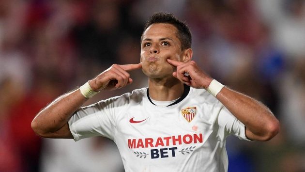 Útočník Sevilly Javier (Chicharito) Hernández. Útočník Sevilly Javier (Chicharito) Hernández.