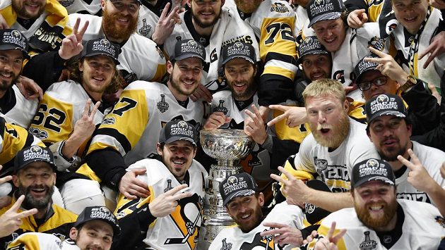 Držitelé Stanley Cupu - hokejisté Pittsburghu Penguins. Držitelé Stanley Cupu - hokejisté Pittsburghu Penguins.
