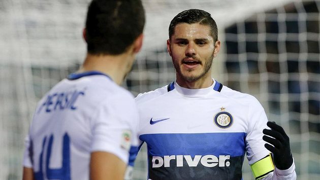 Útočník Interu Milán Mauro Icardi (vpravo) slaví se spoluhráčem Ivanem Perišičem gól na hřišti Empoli. Útočník Interu Milán Mauro Icardi (vpravo) slaví se spoluhráčem Ivanem Perišičem gól na hřišti Empoli.