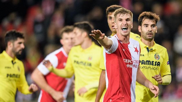 Podzim ještě nekončí! Jakub Jugas ze Slavie gestikuluje během duelu s Villarrealem. Podzim ještě nekončí! Jakub Jugas ze Slavie gestikuluje během duelu s Villarrealem.