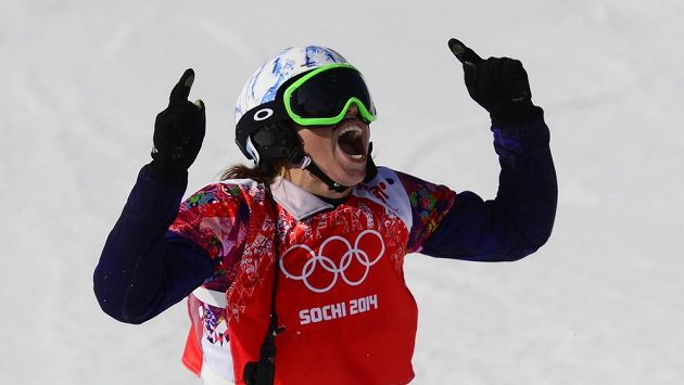 Těsně po dojezdu se Samková odevzdala zlaté euforii. Těsně po dojezdu se Samková odevzdala zlaté euforii.