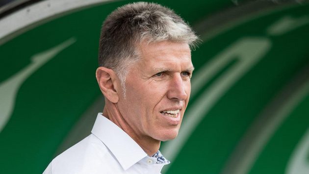 Trenér Slavie Jaroslav Šilhavý během utkání s Bohemkou. Trenér Slavie Jaroslav Šilhavý během utkání s Bohemkou.