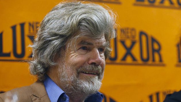 Reinhold Messner na archivním snímku při pražském křtu knihy Pád nebes. Reinhold Messner na archivním snímku při pražském křtu knihy Pád nebes.