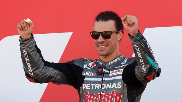 Vítězné gesto Franca Morbidelliho po vítězství ve VC Valencie. Povede se mu stejně dobře v rallye jako v MotoGP? Vítězné gesto Franca Morbidelliho po vítězství ve VC Valencie. Povede se mu stejně dobře v rallye jako v MotoGP?