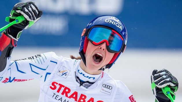 Vítězná Petra Vlhová ze Slovenska po obřím slalomu ve Špindlerově Mlýně. Vítězná Petra Vlhová ze Slovenska po obřím slalomu ve Špindlerově Mlýně.
