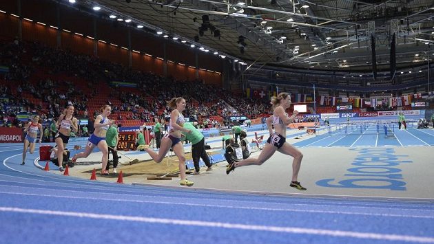 Česká atletka Denisa Rosolová (druhá z prava) v rozběhu na 400m na ME v Göteborgu. Česká atletka Denisa Rosolová (druhá z prava) v rozběhu na 400m na ME v Göteborgu.