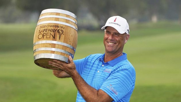 Sedmačtyřicetiletý americký golfista Stewart Cink ovládl úvodní turnaj nové sezony PGA Tour Safeway Open v kalifornské Napě. Sedmačtyřicetiletý americký golfista Stewart Cink ovládl úvodní turnaj nové sezony PGA Tour Safeway Open v kalifornské Napě.